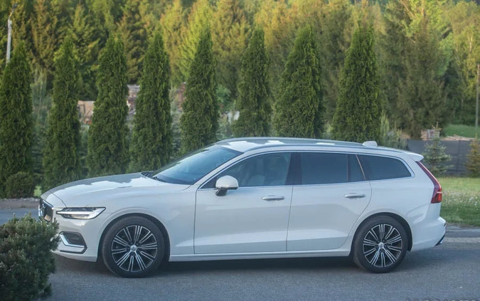 Volvo V60 cena 106764 przebieg: 151231, rok produkcji 2020 z Ożarów Mazowiecki małe 631